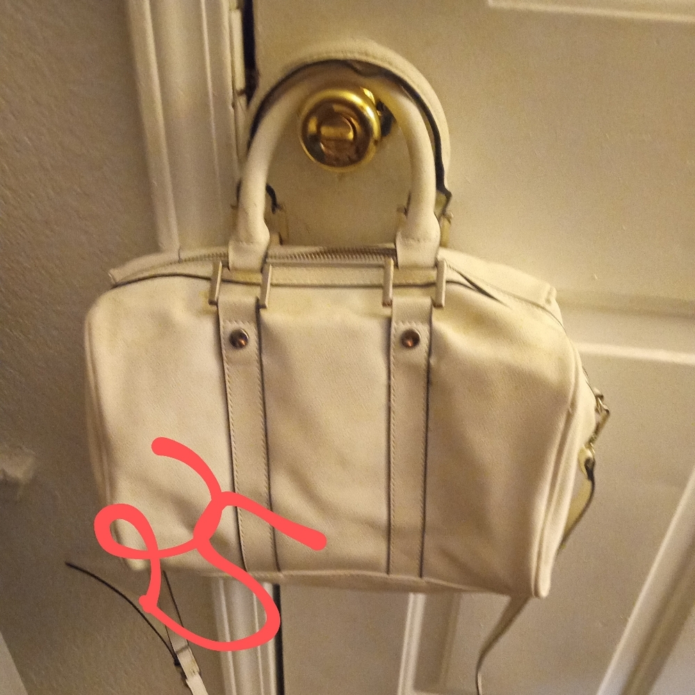 Purses great condition  price negotiable open to trade